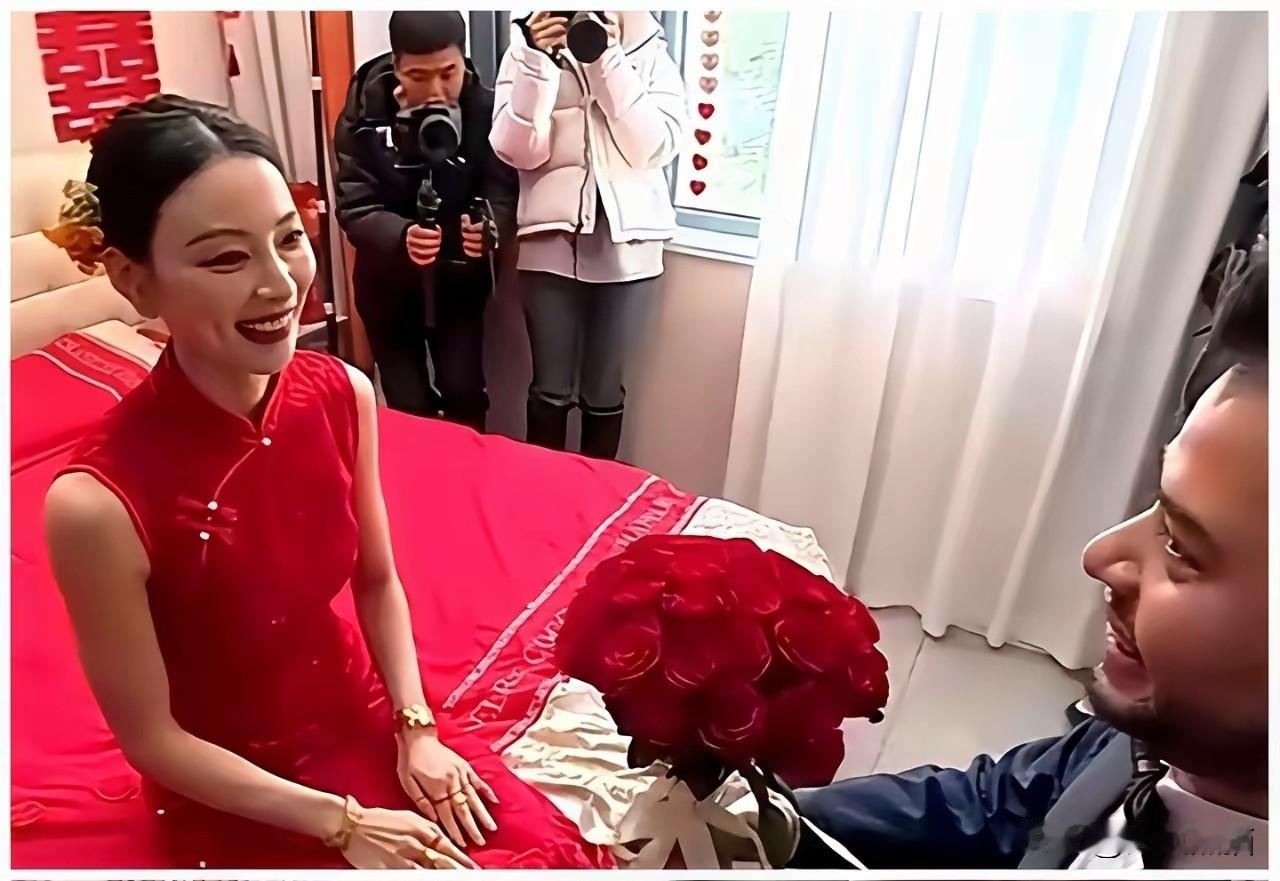 发现了没？
现在网络上越来越多的，女性在晒自己找到了外国男朋友，
就算找不到白的