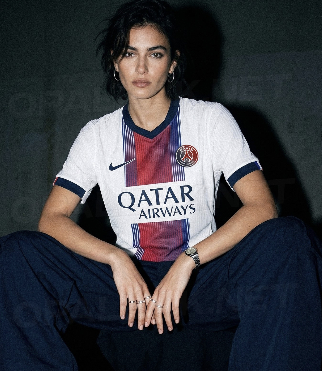 下赛季切尔西主场、巴萨客场、巴黎客场球衣谍照。贤聊球衣耐克球衣资讯