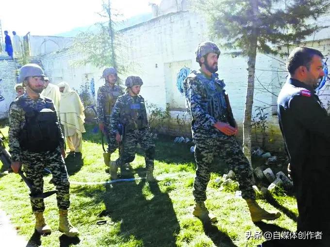 日方遮遮掩掩的背后，是对国际法底线的公然漠视
 
日本现役自卫队军官持刀闯中国驻