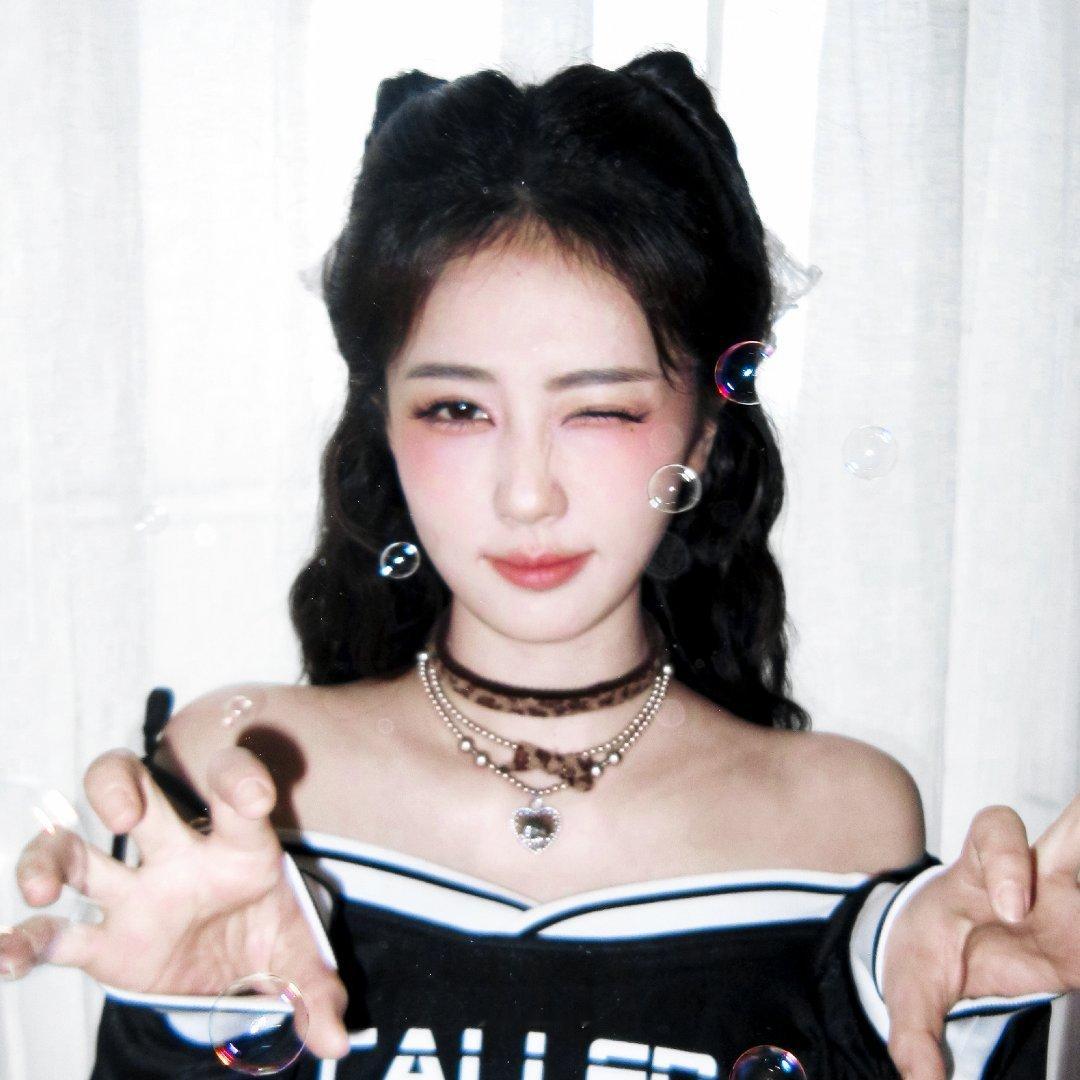 白鹿[超话] 🥀 白鹿开到荼蘼 🥀白鹿王韵娜 “在我枯燥无味的生活里 你就是