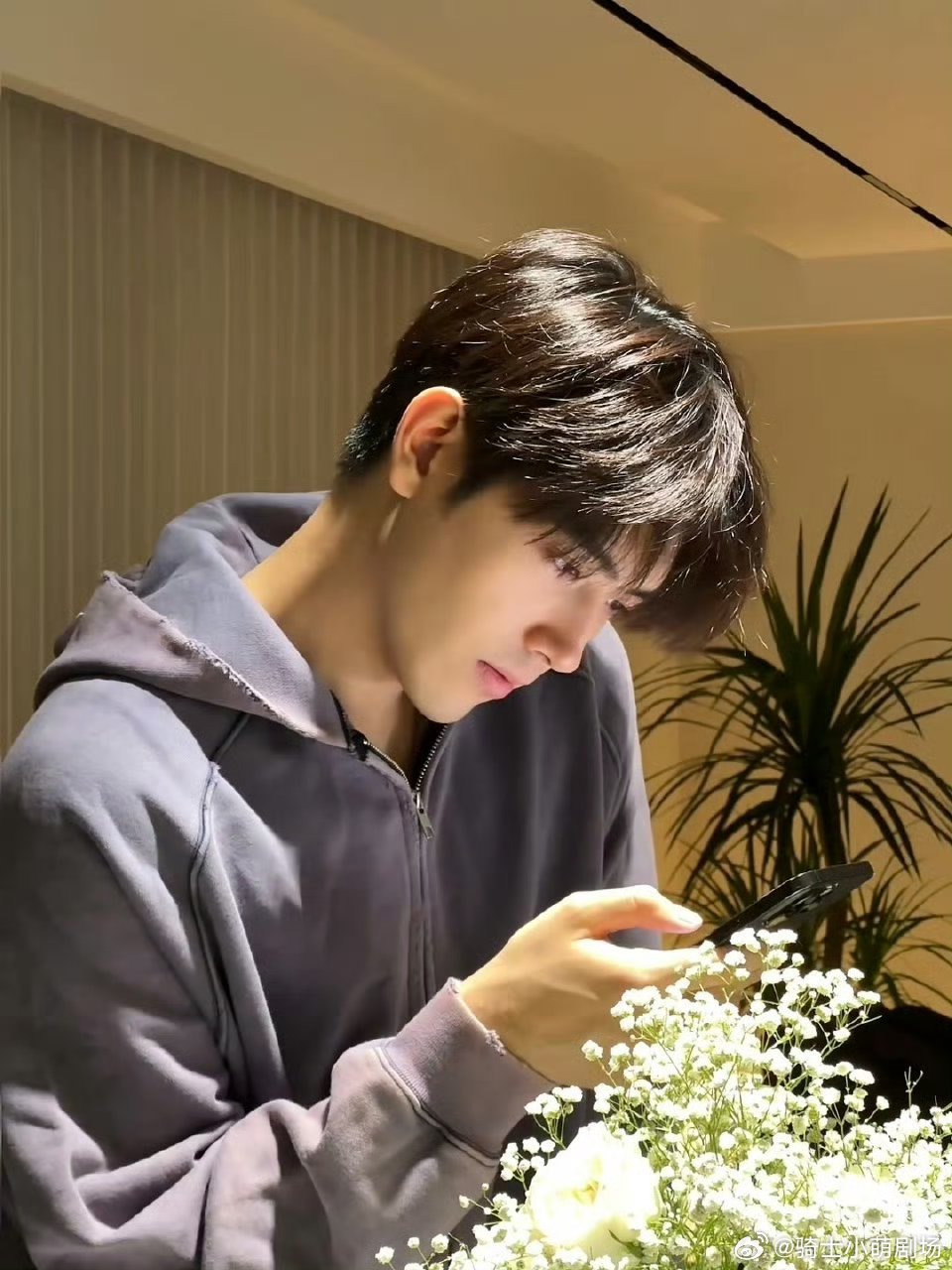 陈飞宇什么时候原谅现偶从阳光小狗到腹黑疯批，陈飞宇精准拿捏角色反差，情绪切换自然