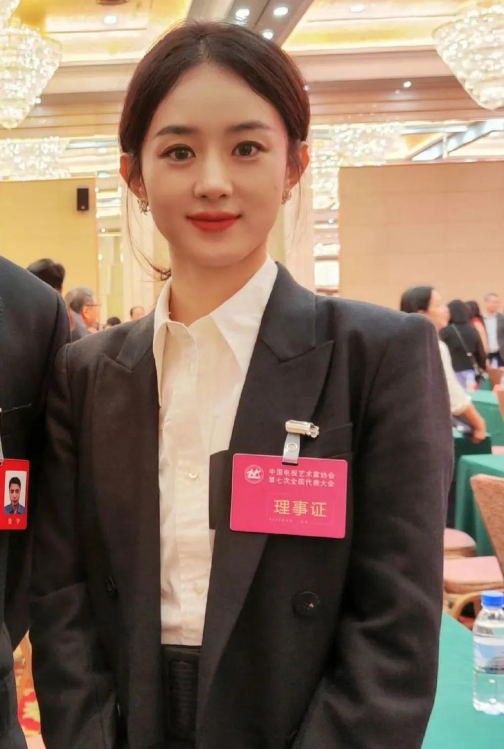 赵丽颖，闷声干大事！

这两天，赵丽颖突然登上了热搜，令人没想到的是，当娱乐圈的