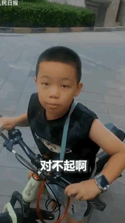 谁能拒绝这么有教养的小朋友，这件小事直接登上人民日报，看完心里暖洋洋的。
银川路