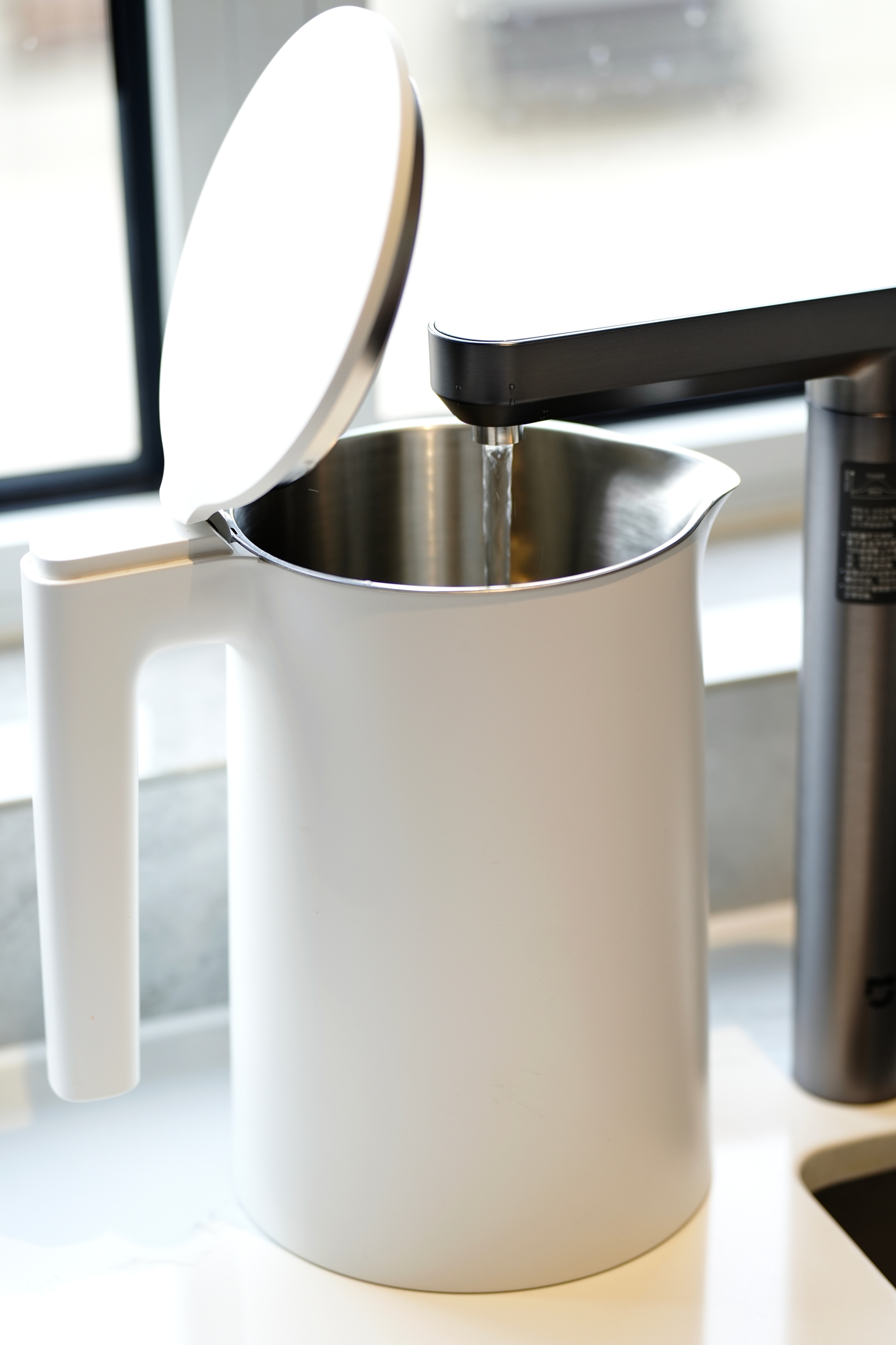 最近入手了一个新品「米家净水器 2」，一开始我还担心这个价格的净水器会不会做的不