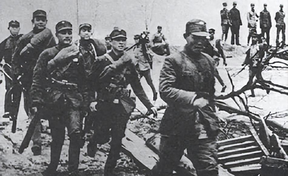 兰封会战时，国军12个师竟被日军1个师团一路追击，成为世人大笑话！
1938年5