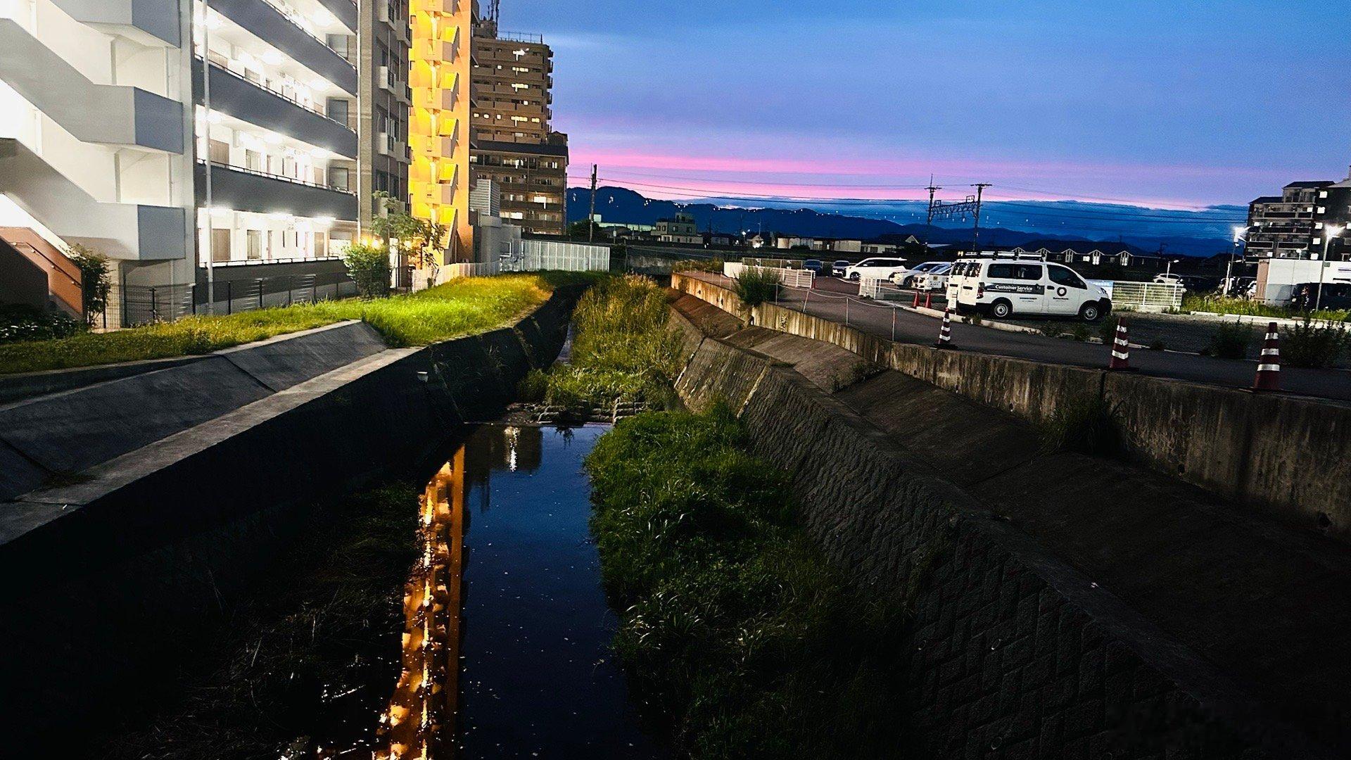 自然而然～～🌉🌌🌆 