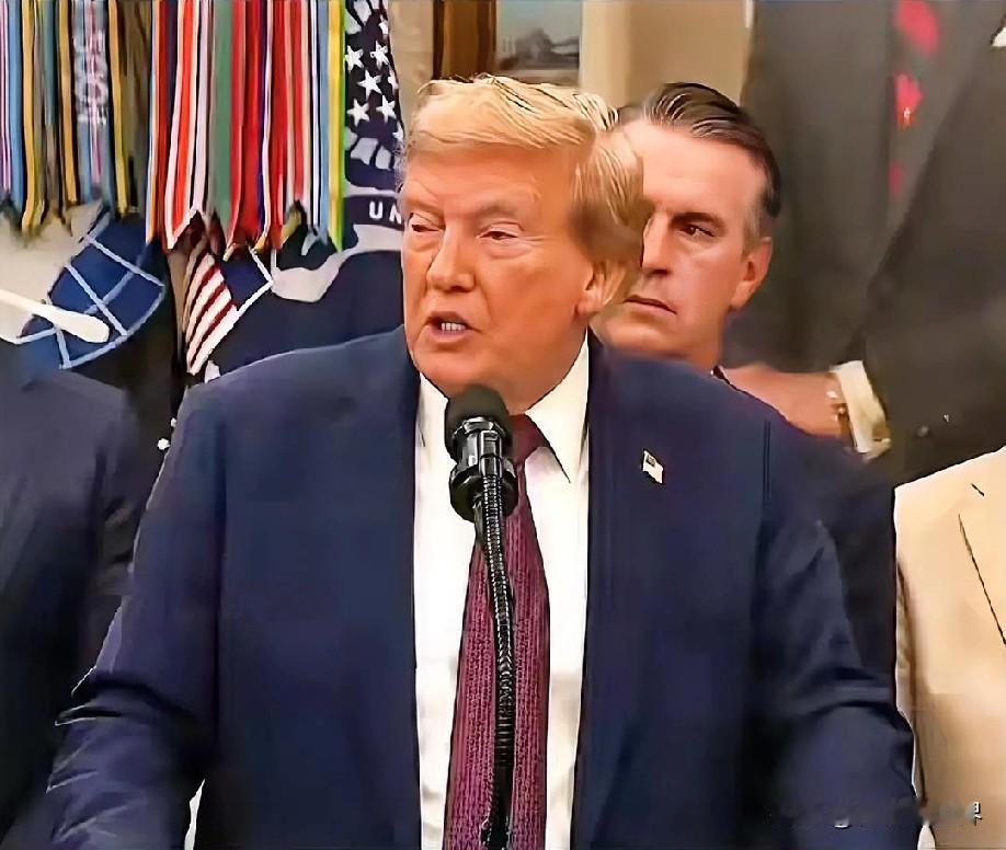 12月25日中午的最新消息，速报，全都不容错过，第二条：白宫下令美军未来两月聚焦