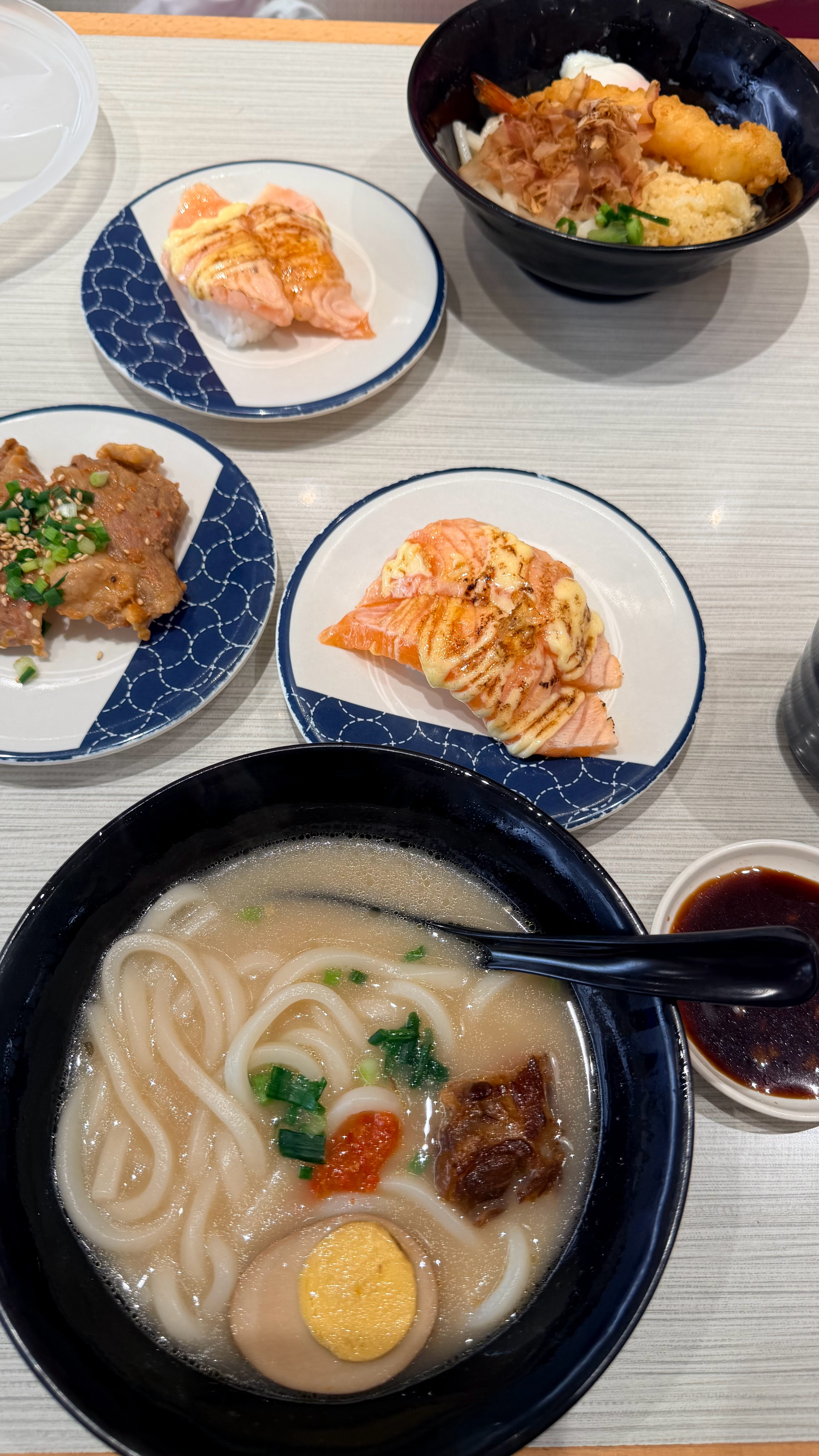 老滨来着 