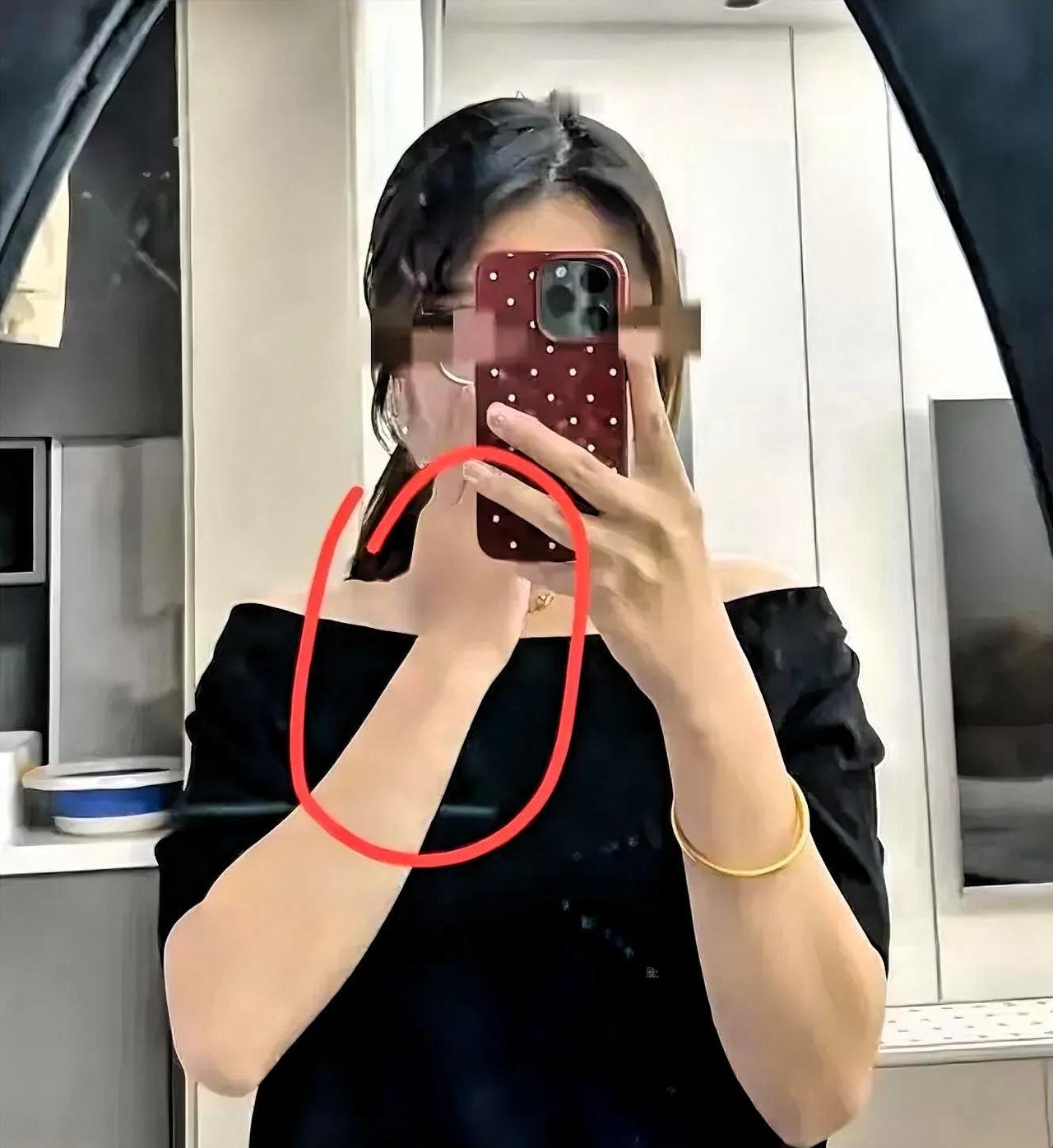 河北被家暴离世的女生是同乡，说看到一个细节就心疼到窒息——女生四月发的照片里，没