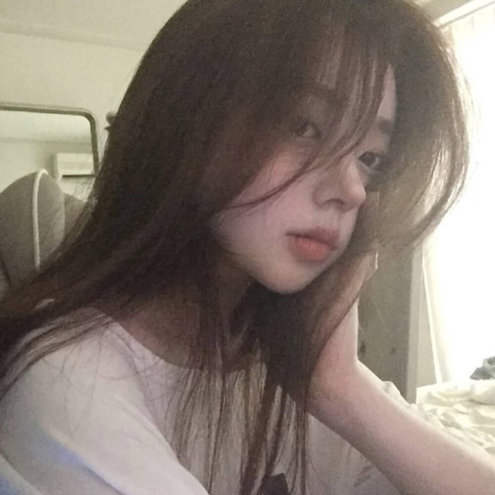 有情绪的时候问问自己是不是又在强求不属于自己的东西了以前以为秘密不能说现在才知道