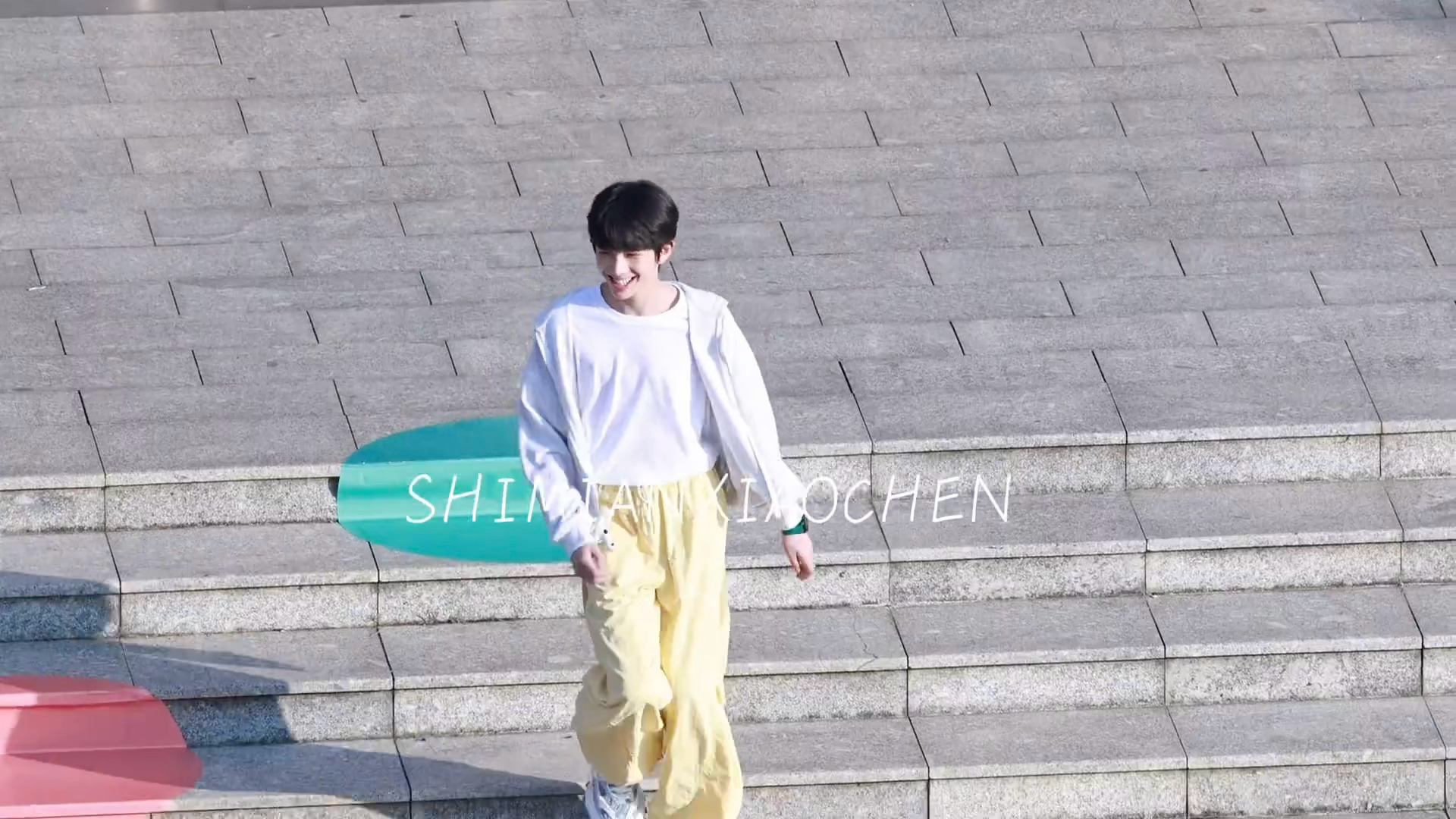 陈浚铭角色路透陈浚铭《我们的少年时代2》路透。。初五看到我们的财神陈浚铭啦！好萌