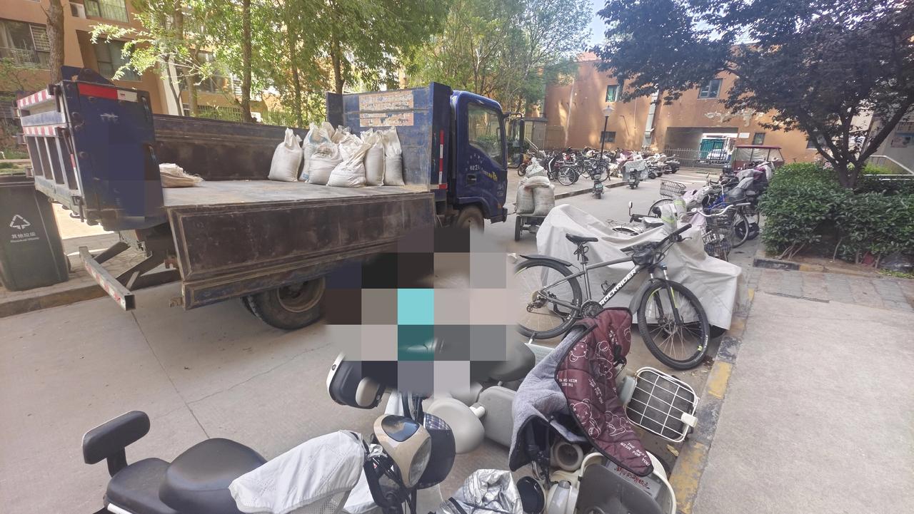 珍爱生命远离自杀，一跳终结生命，留无尽痛苦：别让绝望压垮爱你的人
 
生命是世间