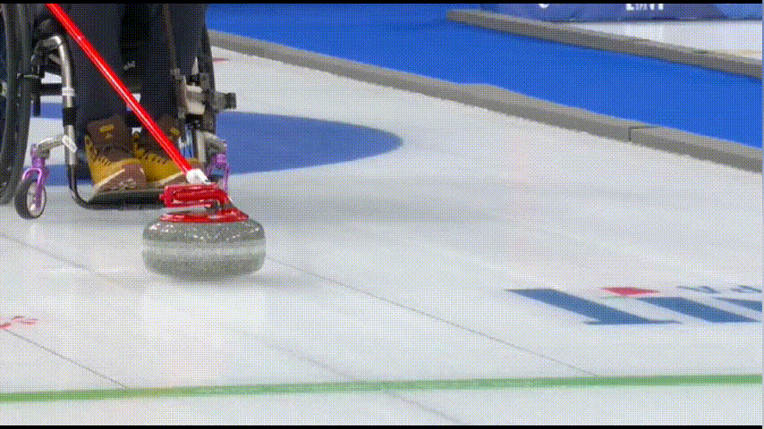 最后一颗壶投掷的时候都铲起来了