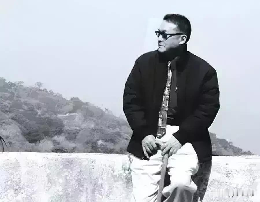 当年，李敖入狱，吴彰炯多次为难穿小鞋给他。

李敖对吴彰炯说：“我讲的都对的，历