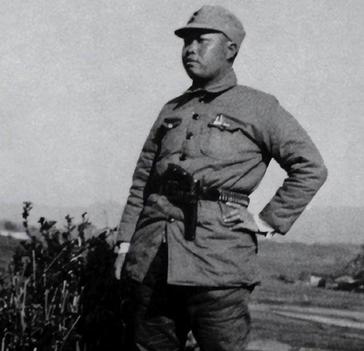 上个世纪20年代，打土豪、分田地的声音开始出现。

谁也没想到，这一箱子银元后来