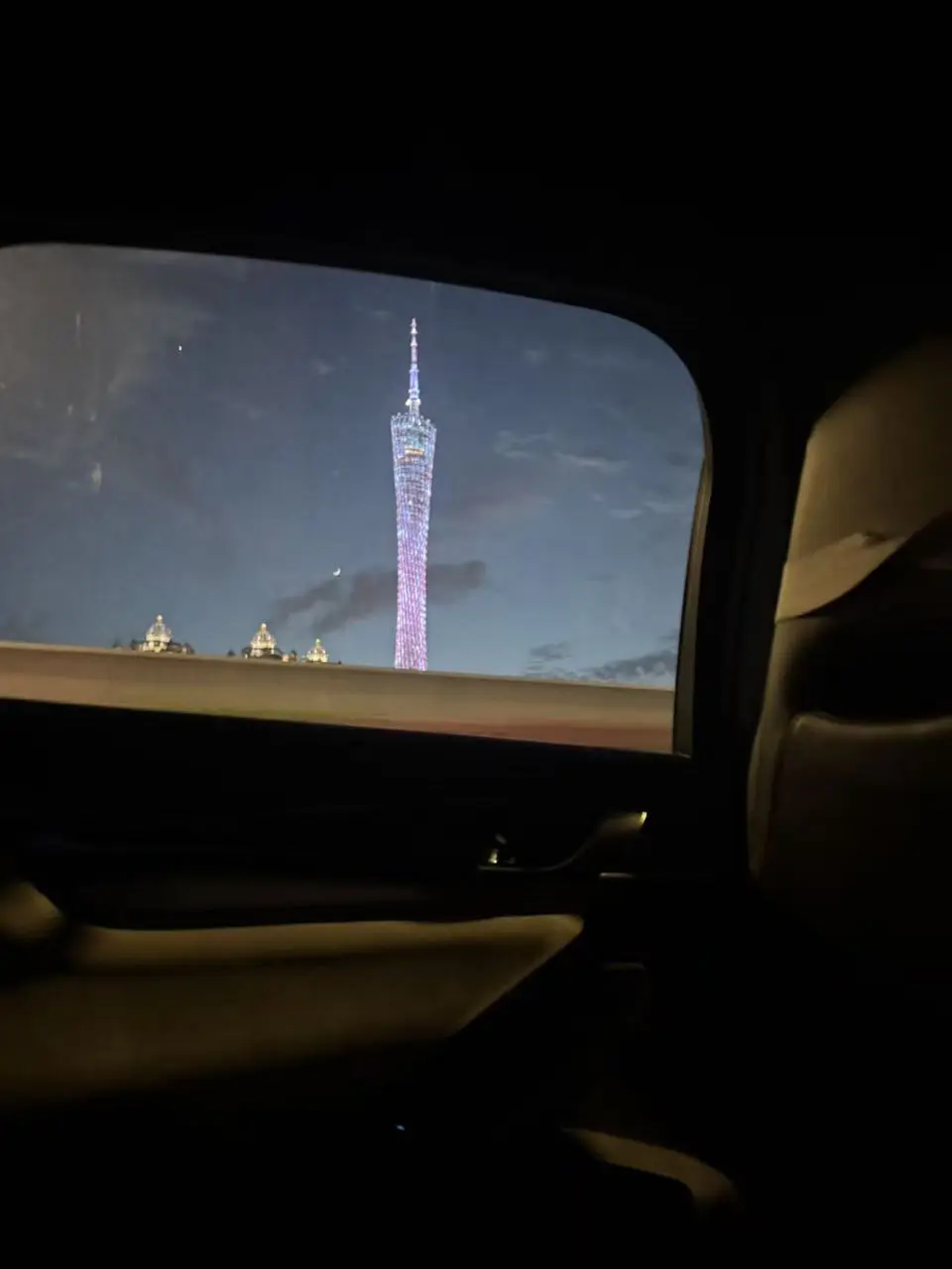 也许 我不该在你的世界