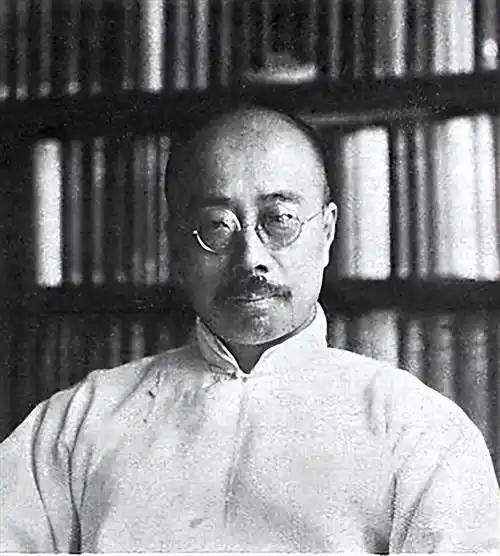 1936年，鲁迅去世的第2天，和鲁迅反目成仇13年的弟弟周作人，若无其事地去学校