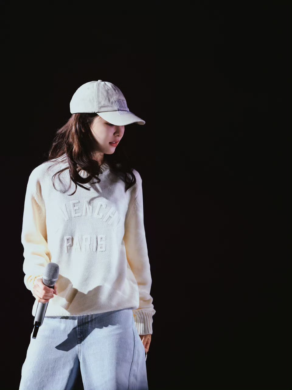 章若楠湖南卫视跨年晚会彩排 张凌赫章若楠彩排牵手了