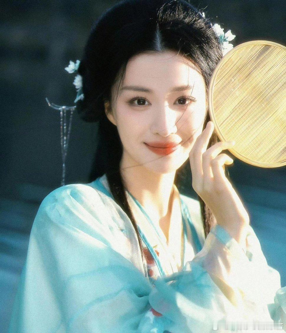 王楚然的脸绝了，现代古装都美翻了 ​​​