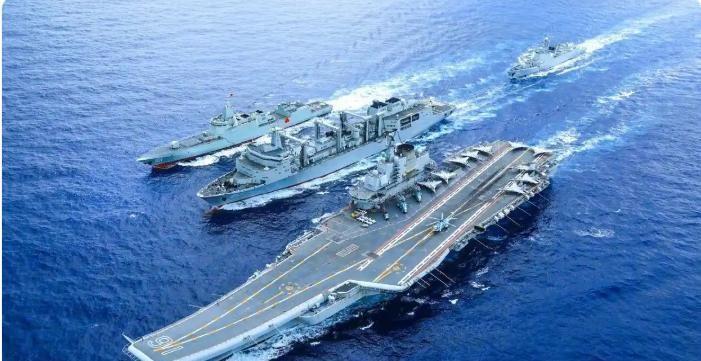 10月24日，菲律宾媒体Bilyonaryo援引菲海军消息称，辽宁舰航母战斗群于