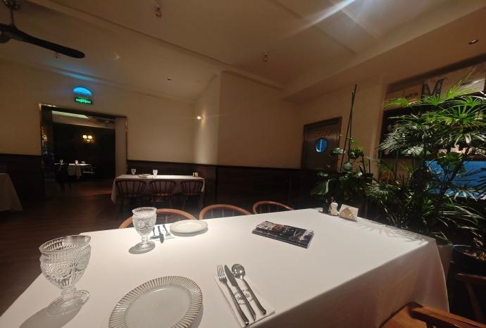 挖到一家超适合约会的宝藏餐厅！氛围感拉满，菜也好吃，北京·海后 In Food 