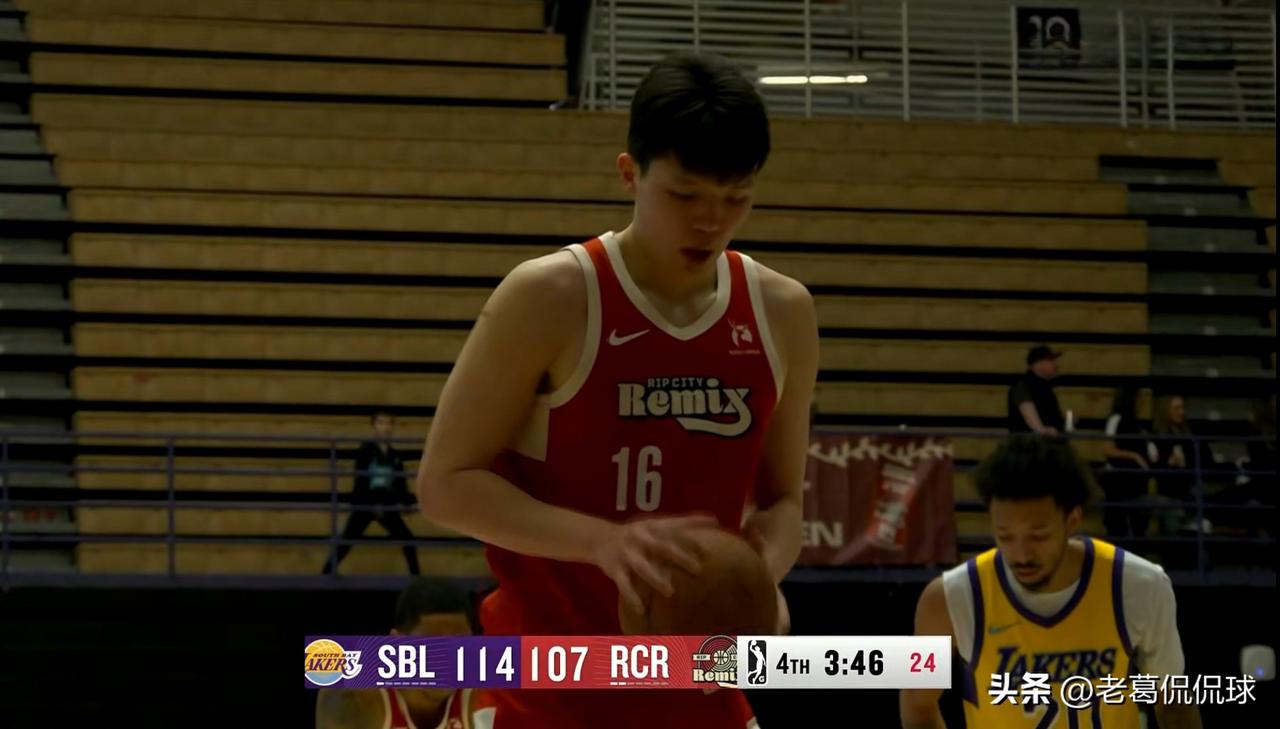 开拓者新星杨瀚森的表现真是惨不忍睹！在今天撕裂之城混音主场以122：129不敌南