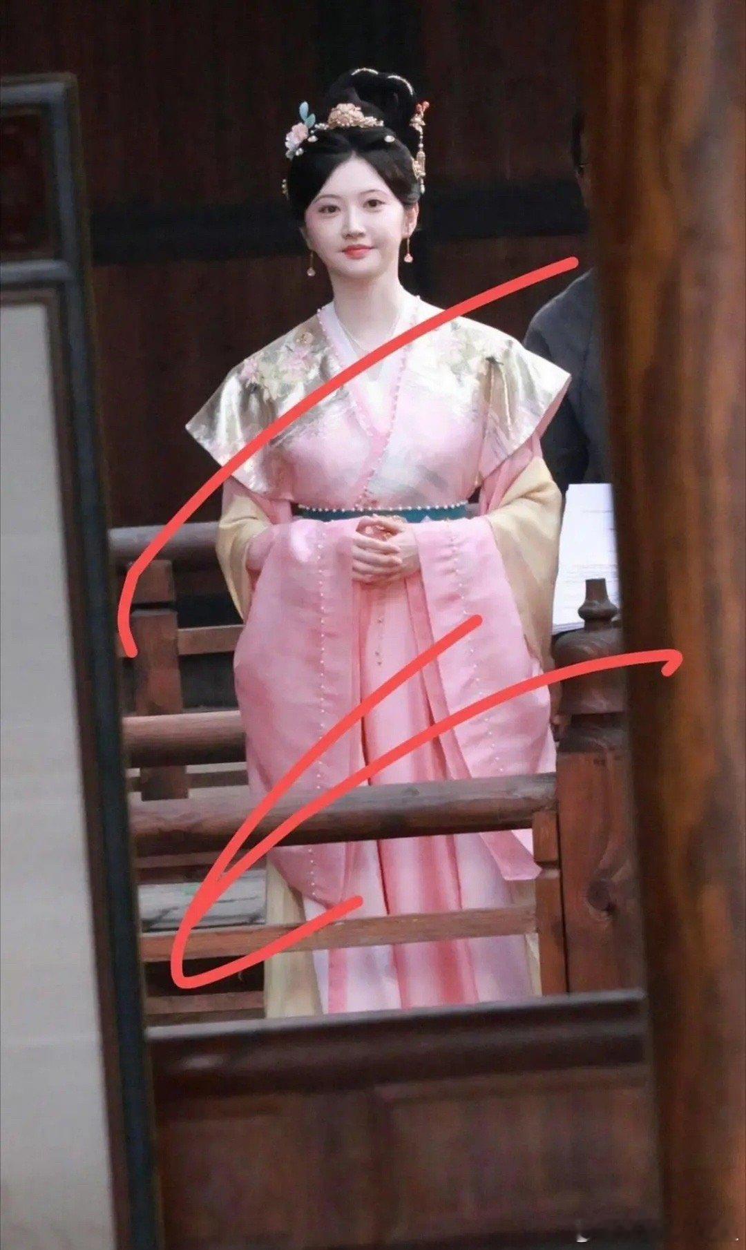 感觉景甜越来越不适合古偶了 ​​​