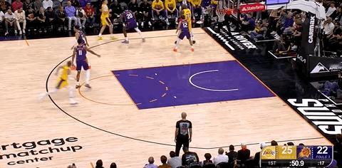 这就是詹姆斯！这到底是怎样的传球？湖人vs太阳