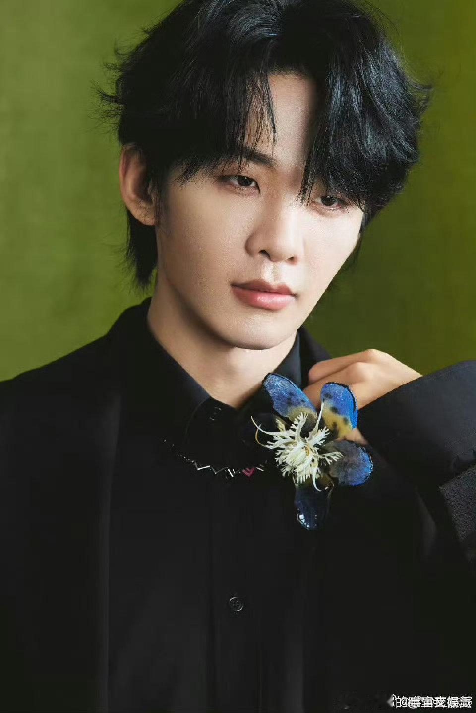 王赫野签约居然是离机场近 王赫野这签约太有生活感！考察后，因离机场近就签约，务实