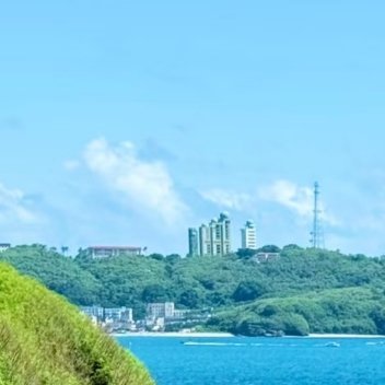 涠洲岛，这个位于广西壮族自治区北海市北部湾海域中部的美丽海岛，宛如一颗璀璨的明珠