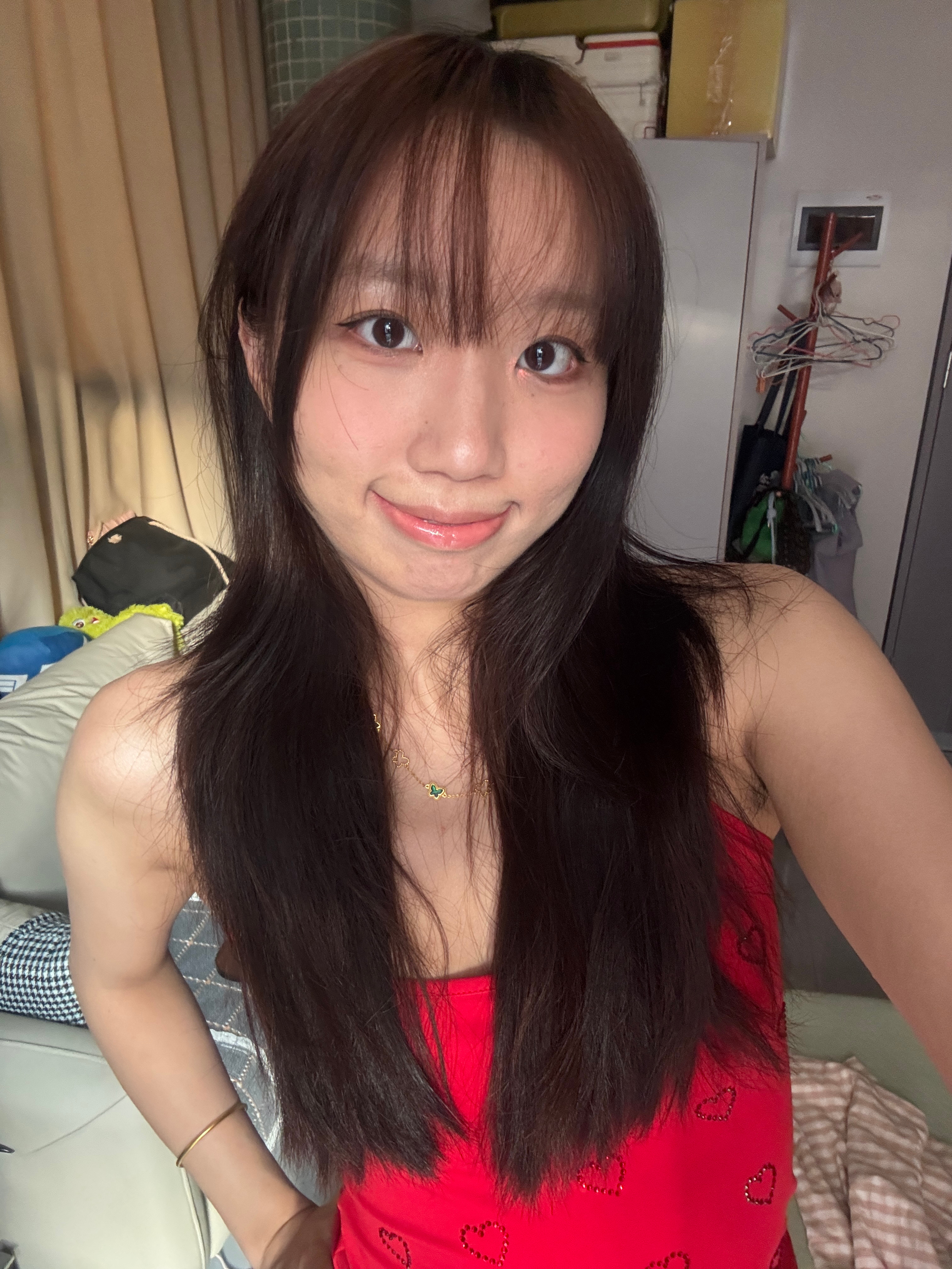 还是不喜欢中分，自己剪了刘海 
