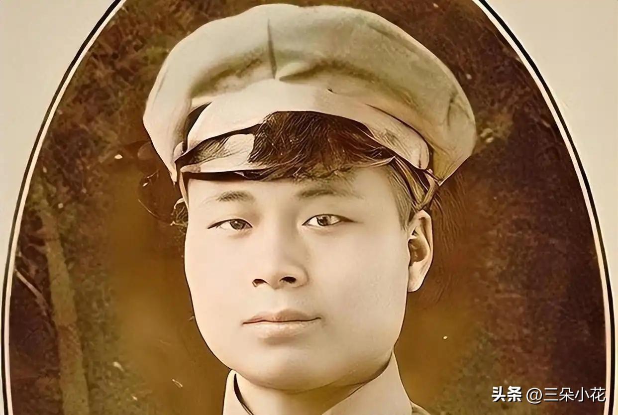 邱行湘一直卖力改造非常投入，黄维却讽刺他完全没有了一点气节，邱直接怒怼：你连祖宗