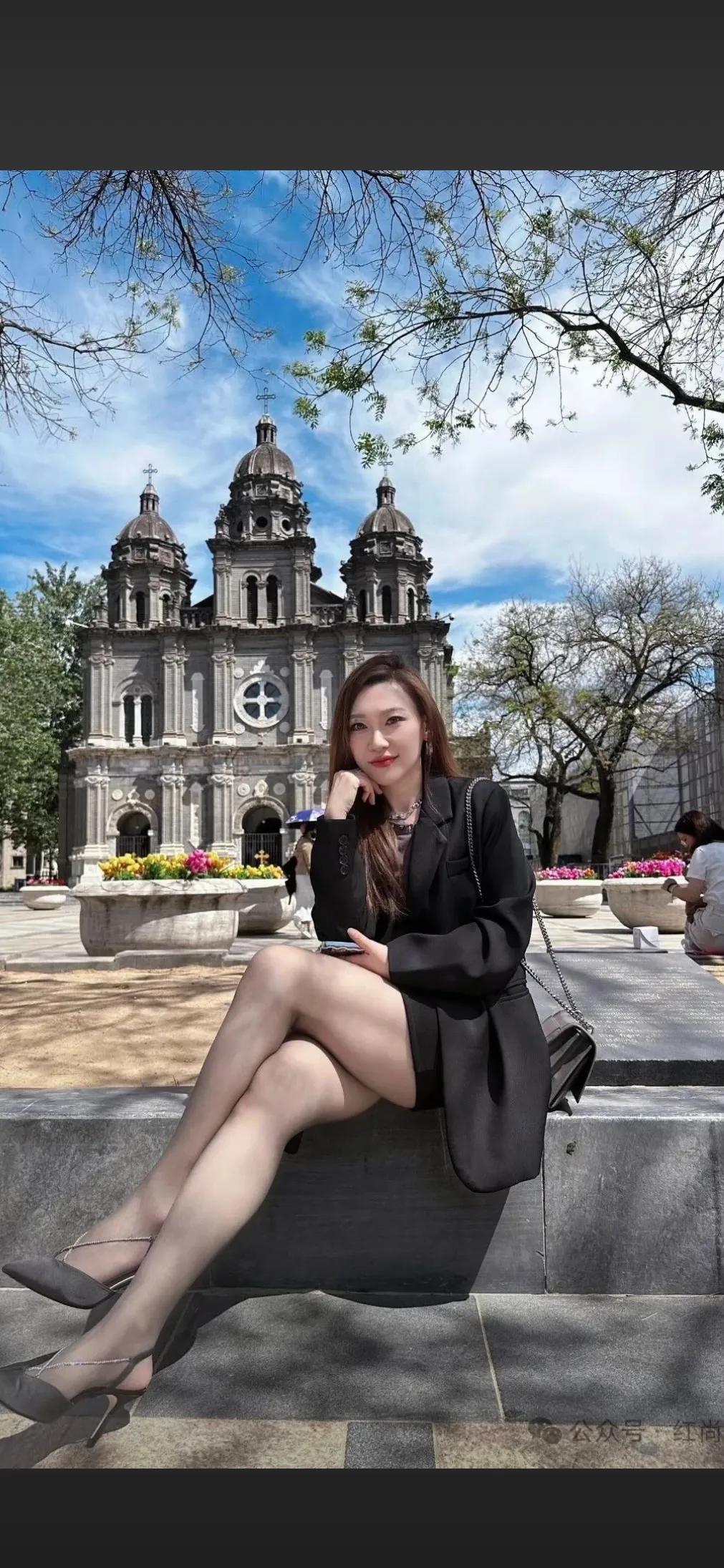 优雅黑色大衣，暖冬必备！