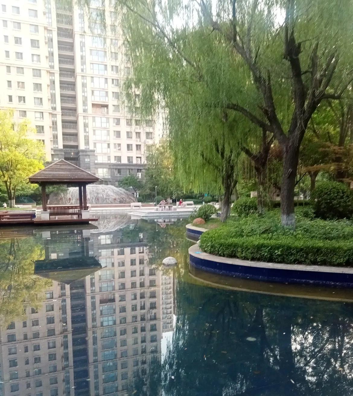 为什么有钱有权的人往往都不幸福说“都不幸福”太过绝对，实际上他们大多是幸福的。瞧