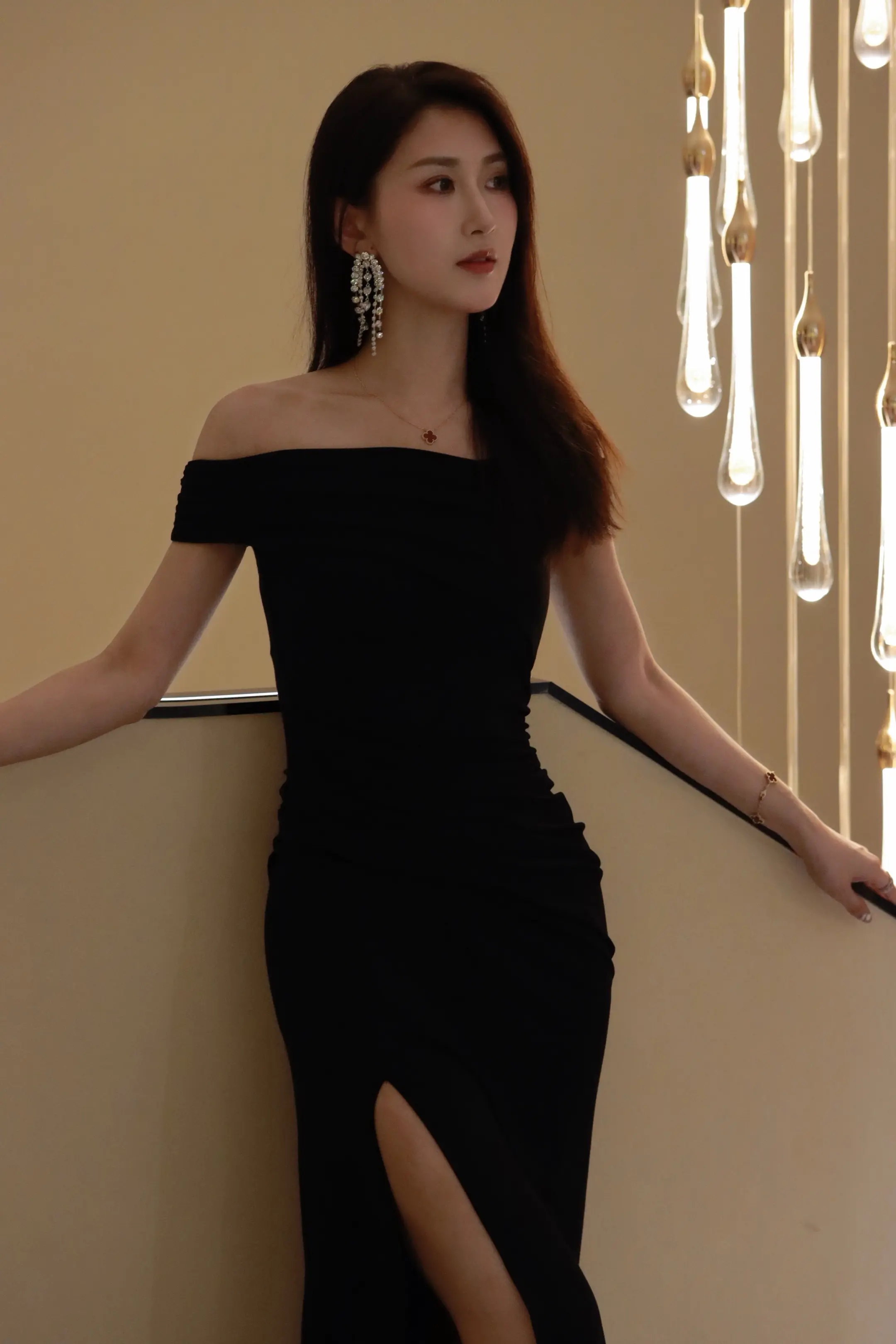 姐妹们，祝我生日快乐🎂好久不见啦～8号我们回归直播间了，记得来看我呀...