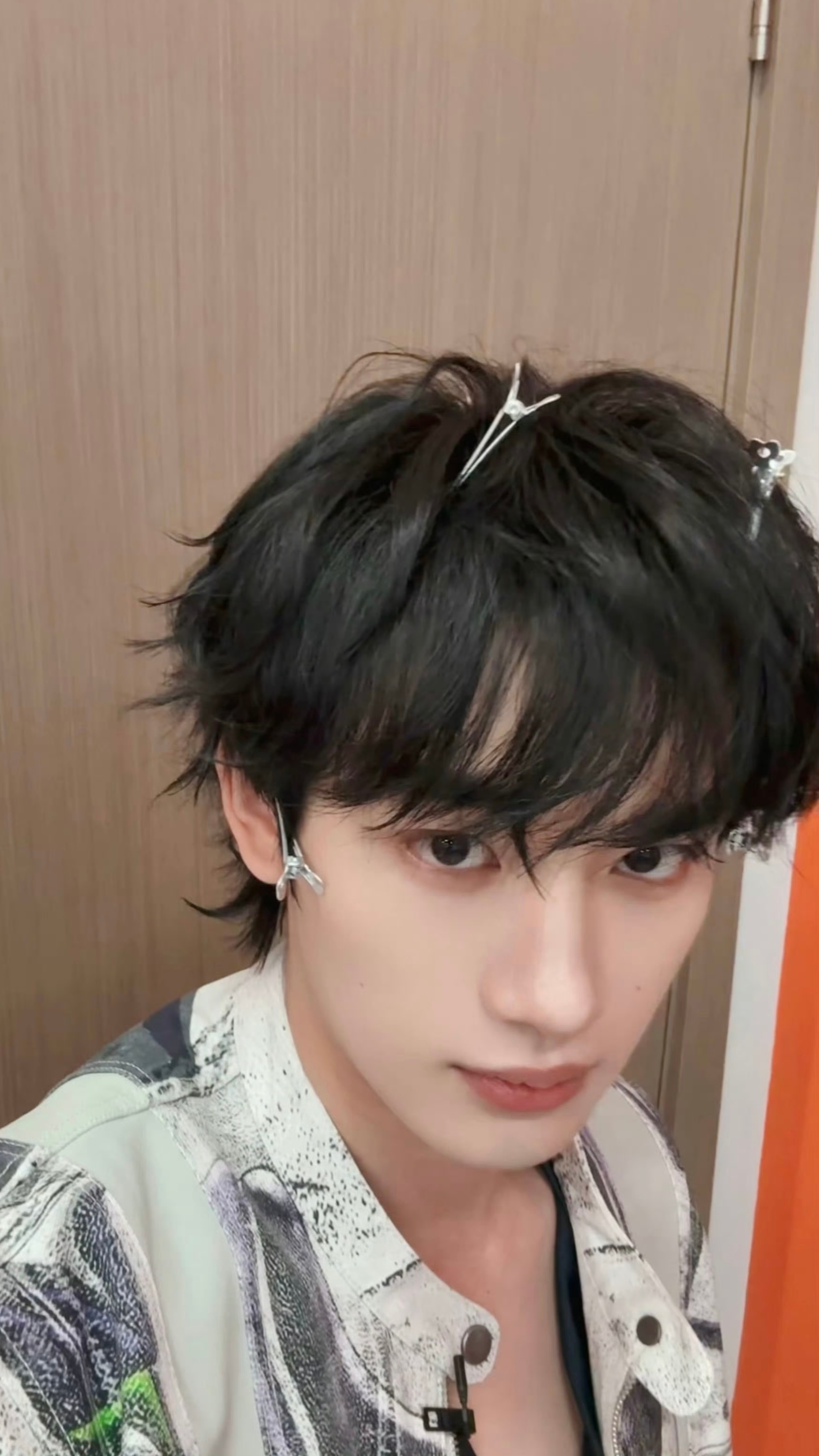 丁程鑫什么深v拍具体一点 