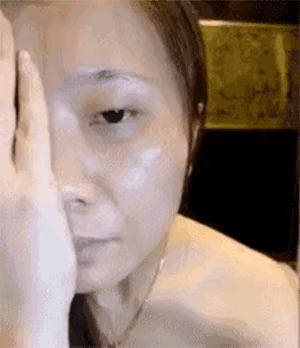 女人一化妆，连亲妈都不认识了，看来说的是真的啊。