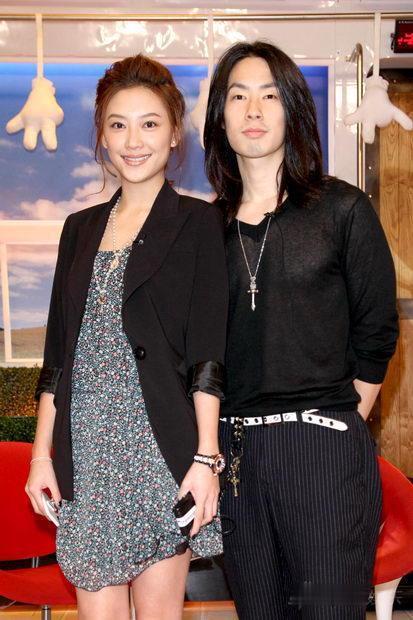 吴建豪和应采儿，两人都长得辨识度高。应采儿是美女，吴建豪不是帅哥。