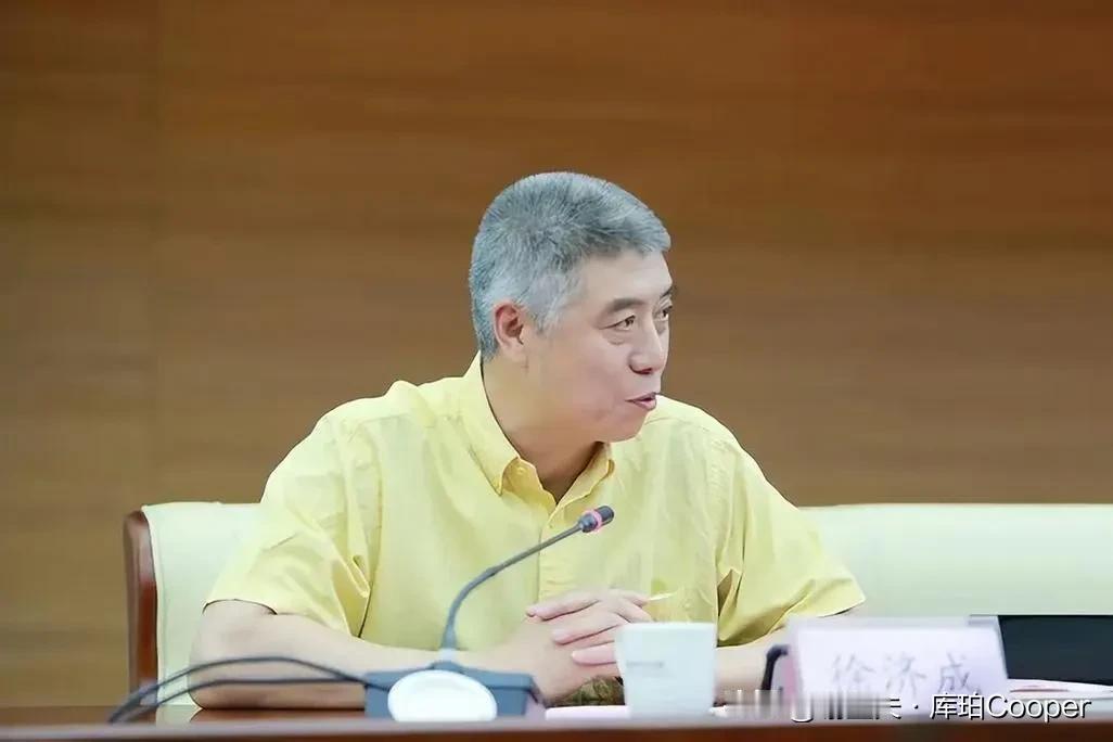 徐济成恩威并济，对周琦额外开恩，本应该是3场起禁赛的动作，参考刚刚被处罚的黄荣奇