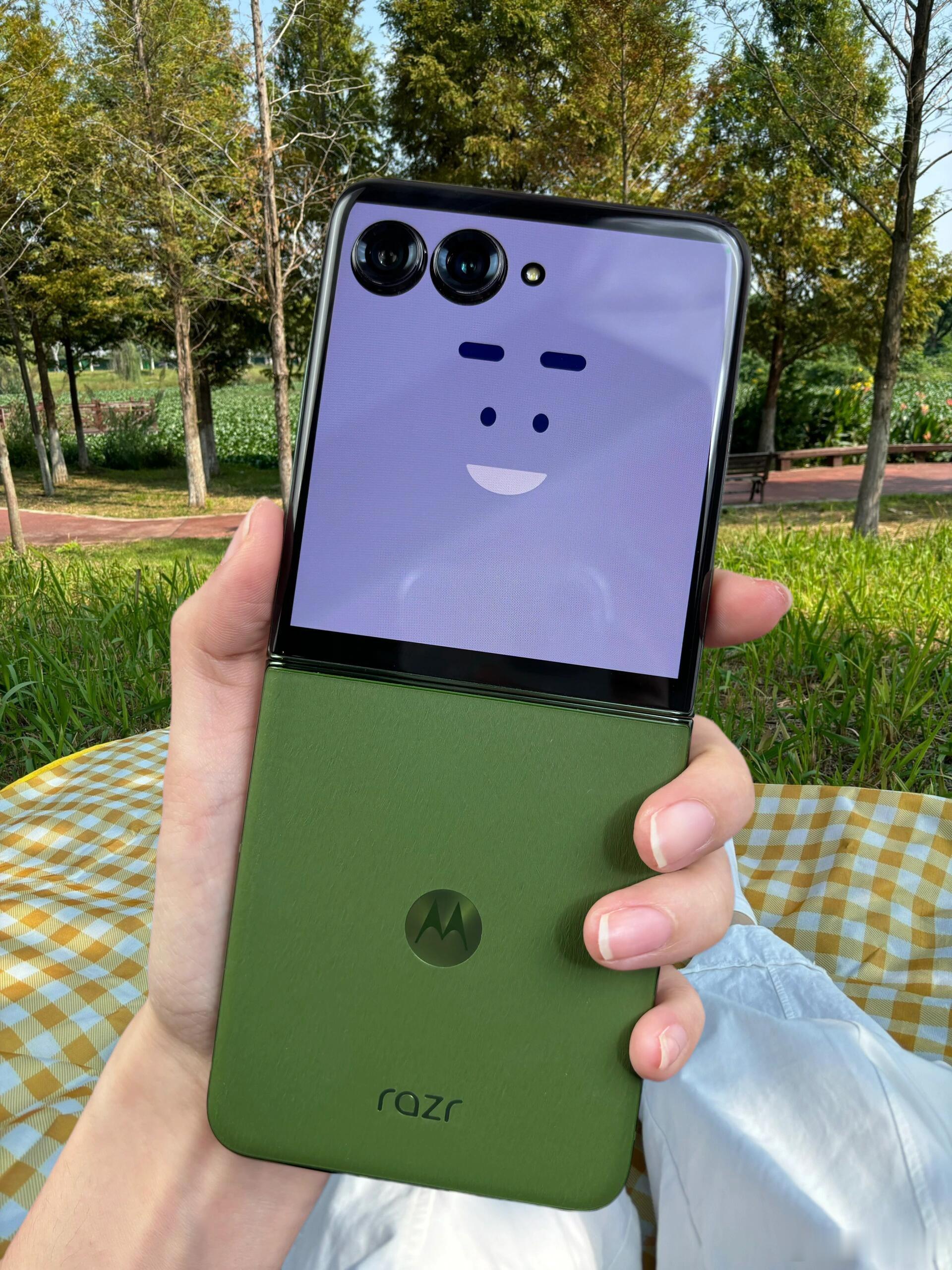 #联想双十一迪丽热巴来了#  哇哦~ 11月1日这天，联想双十一的AI新品明星买