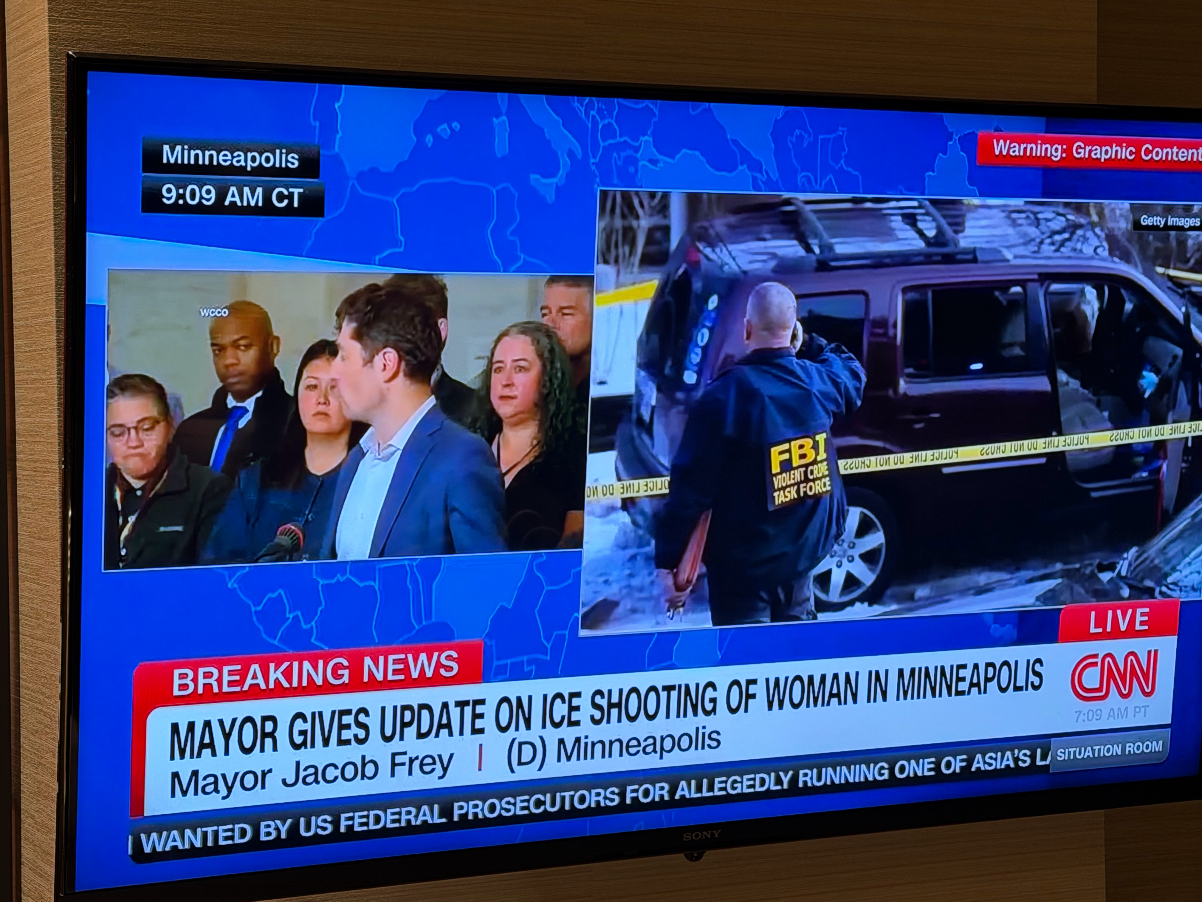 ICE上大分轰动全美只要被认为是润人且具有“攻击性”三枪之内街头精准爆头