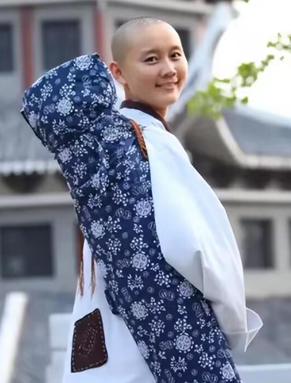 [浮云]2008年，山东大学一个女孩，在睡梦中梦见佛祖慈祥的对她说：“你是我座下