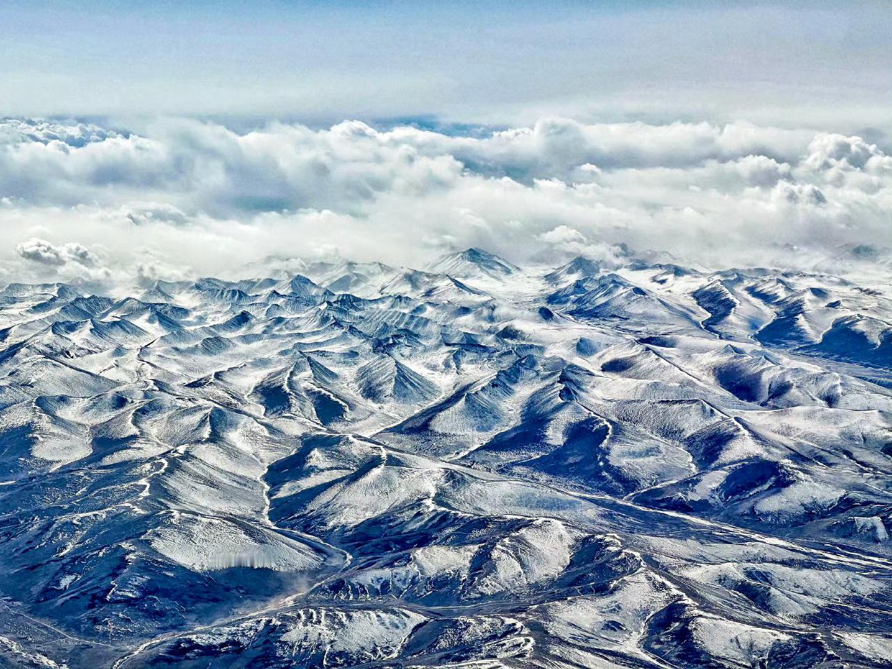 赵小童每一缕风都带着雪山的清凉 赵小童旅行小青蛙由分享风景照，感受雪山🏔️下的