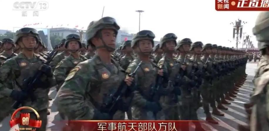 郭凡发文了，笑死了，简简单单，又是一场暴雨梨花针。
九三阅兵可谓是看点满满，不过