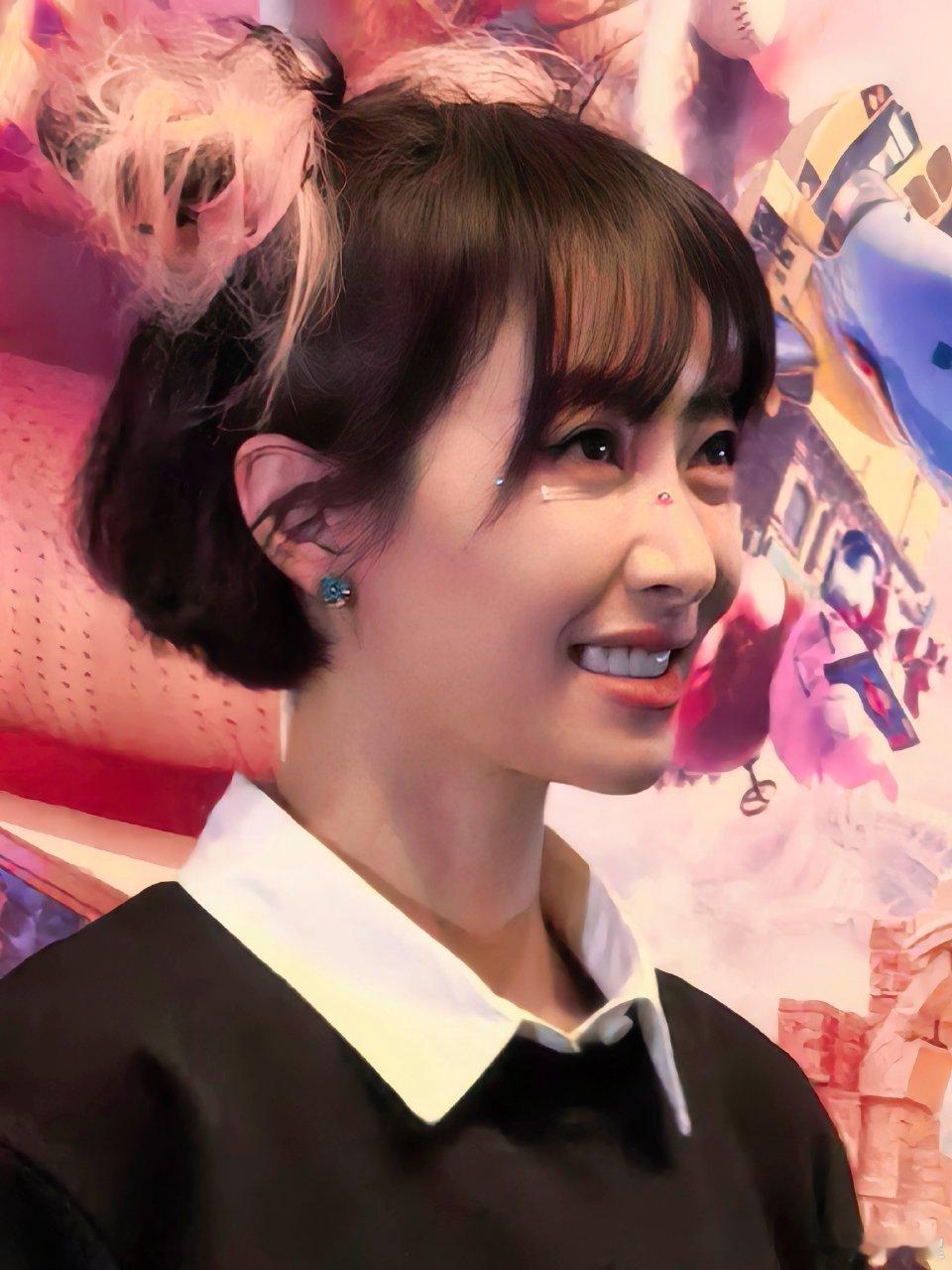 宋茜上一秒观众下一秒主角本想当个吃瓜群众送祝福，结果被粉丝一句话拽进剧情当主角，