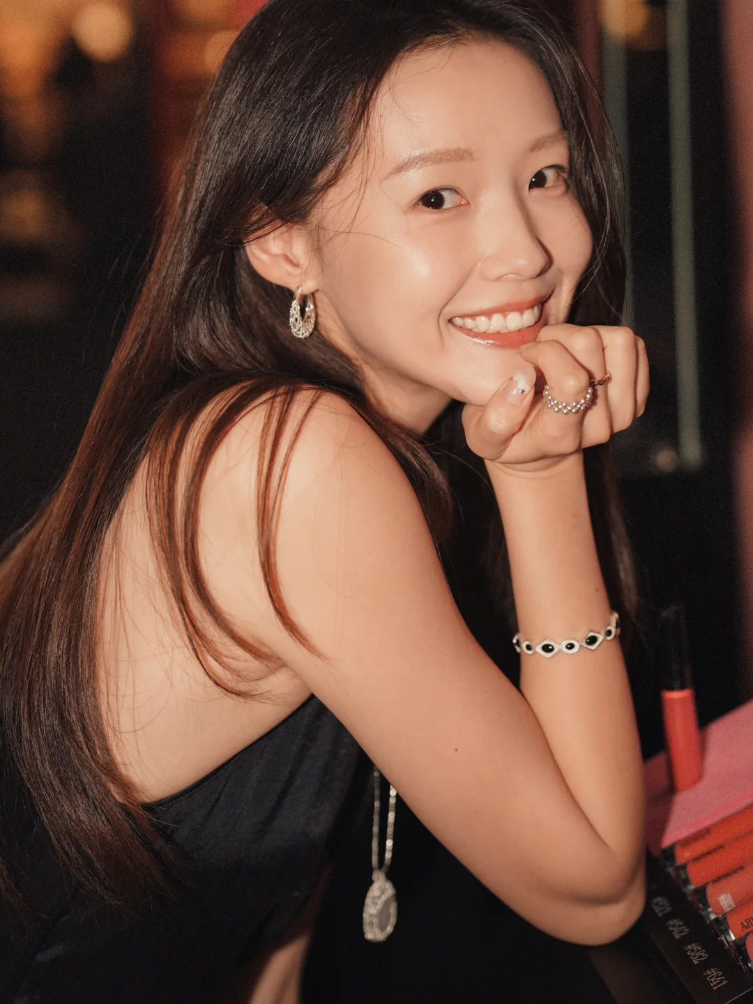 爱美.