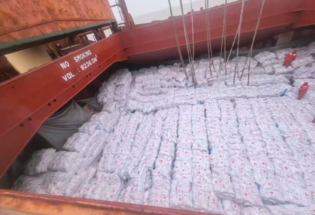 中国援古巴第三批大米到了第三批15600吨大米交付仪式。让世界看到什么才是大国风