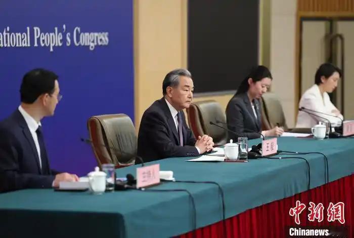 -“借台湾生事，就是给日本找事！”面对日本记者故意刁难，中国外交官霸气回怼，句句