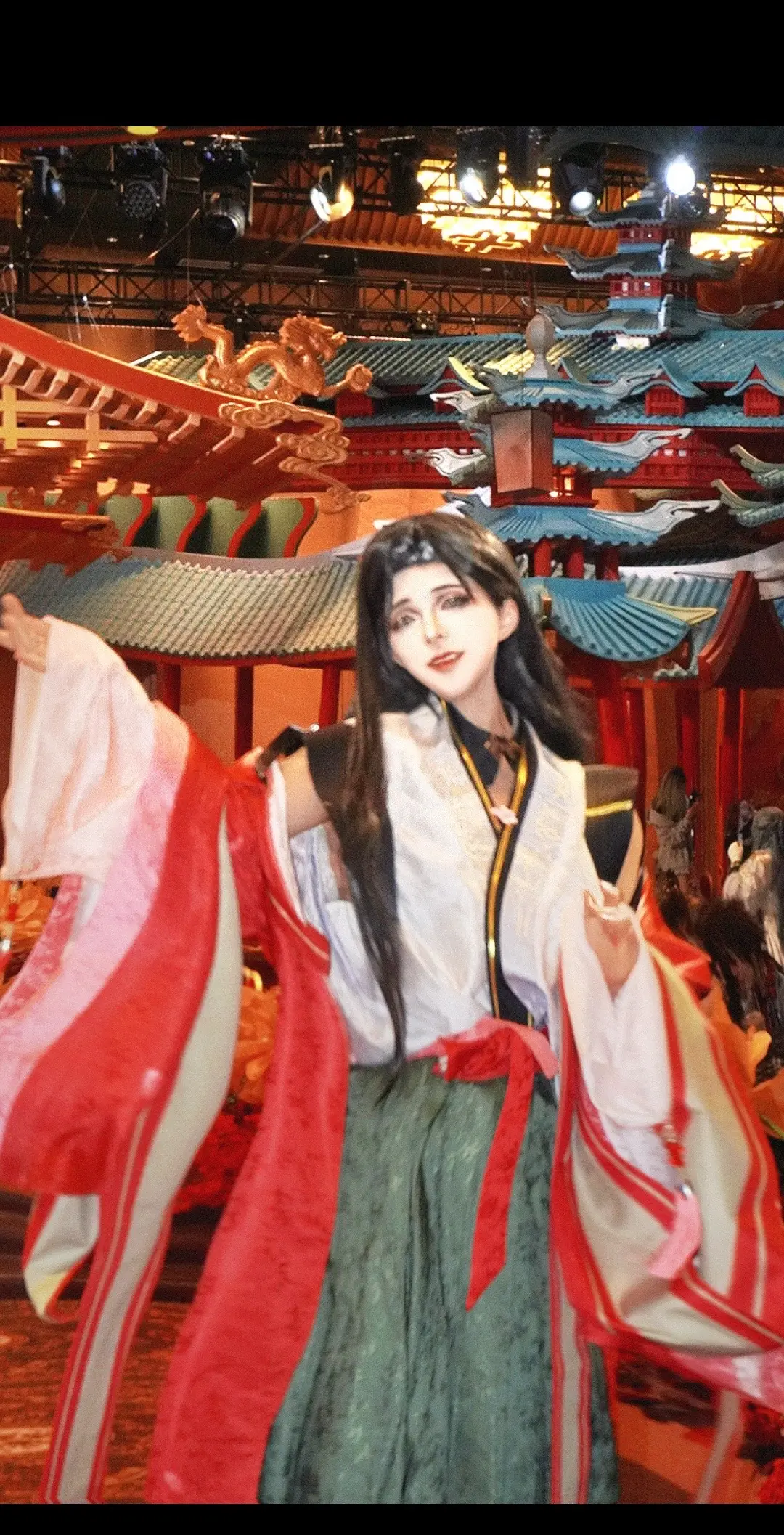 酒间花前 莫要惊人春梦。cos