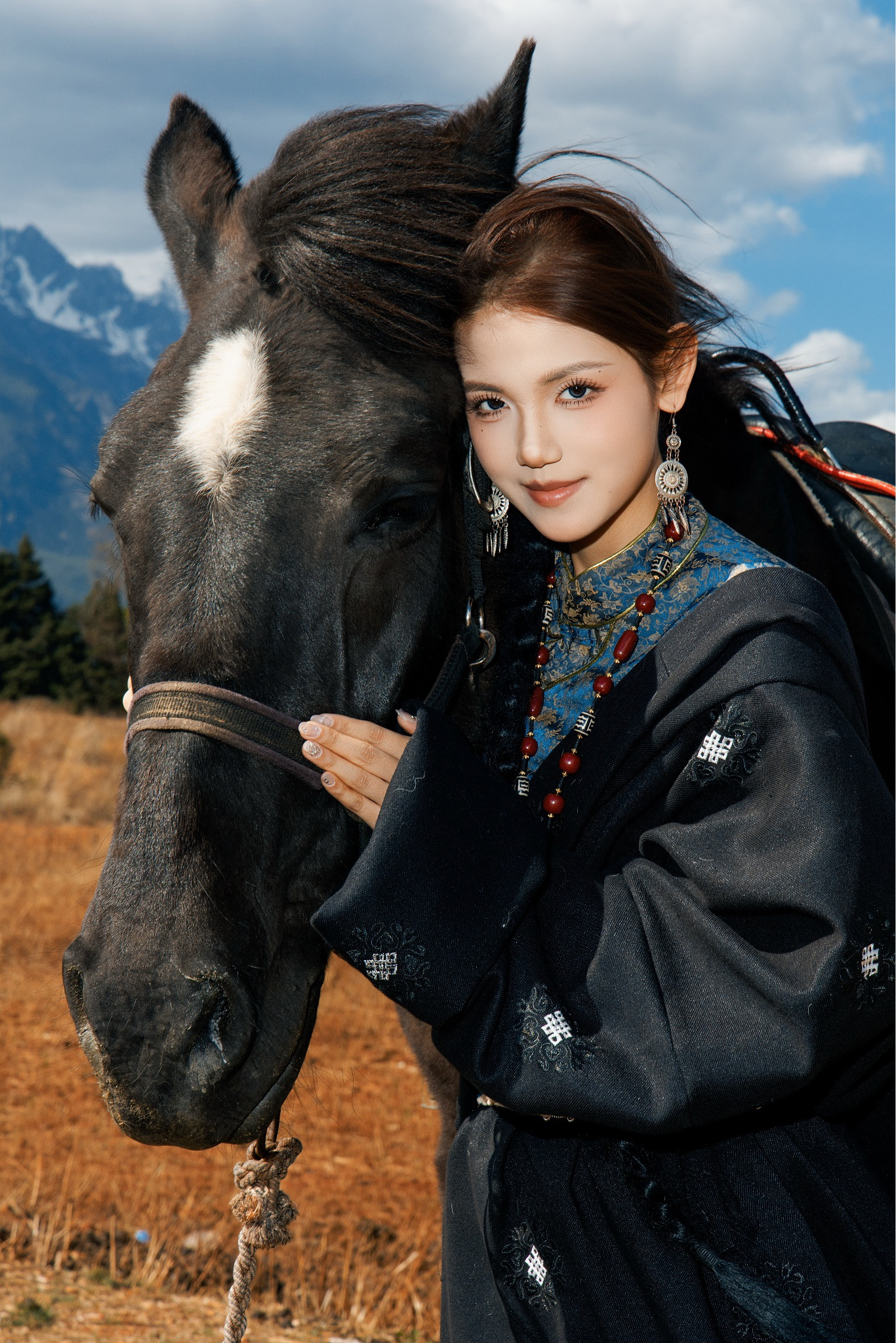 小卡和我说她在丽江加班很辛苦，这真的假的？